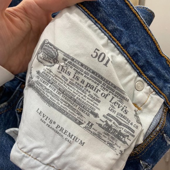 Levis 501 Original Fit Jeans with button fly - Picture 10 of 10